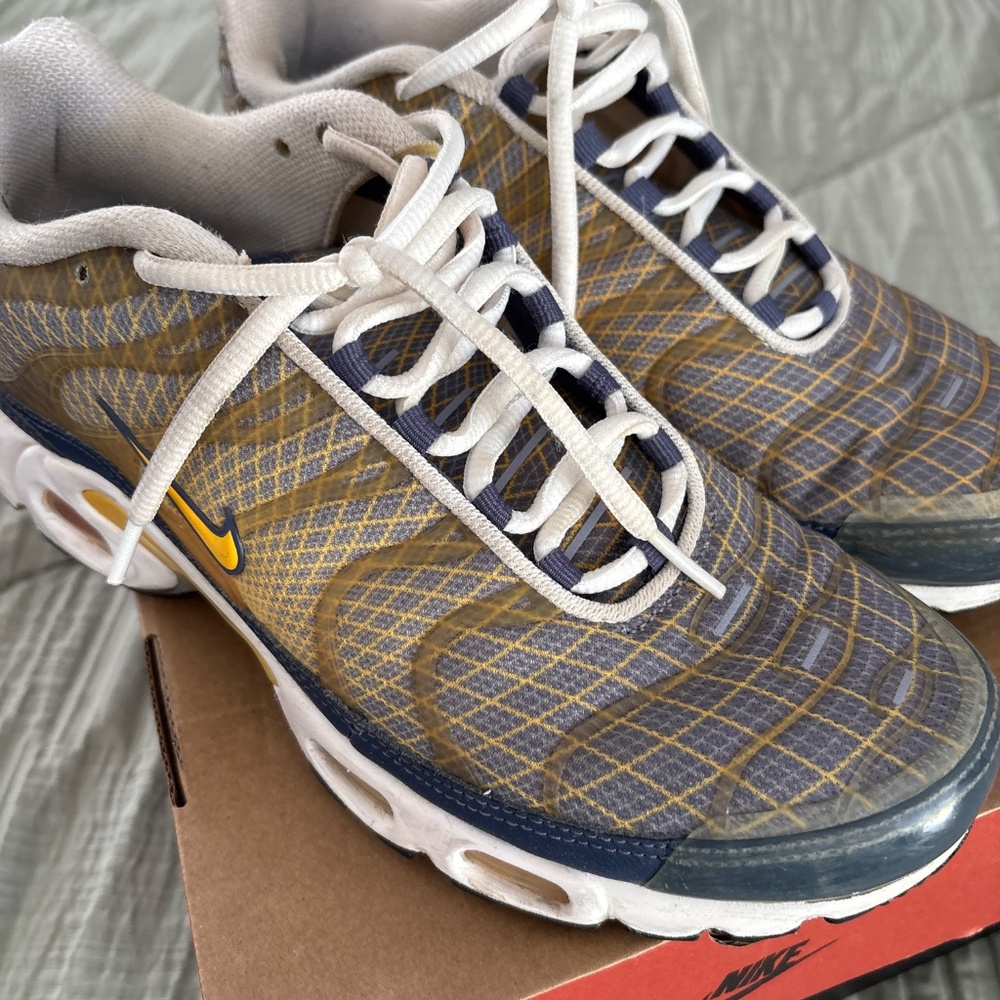 Shoes - Picture 2 of 2